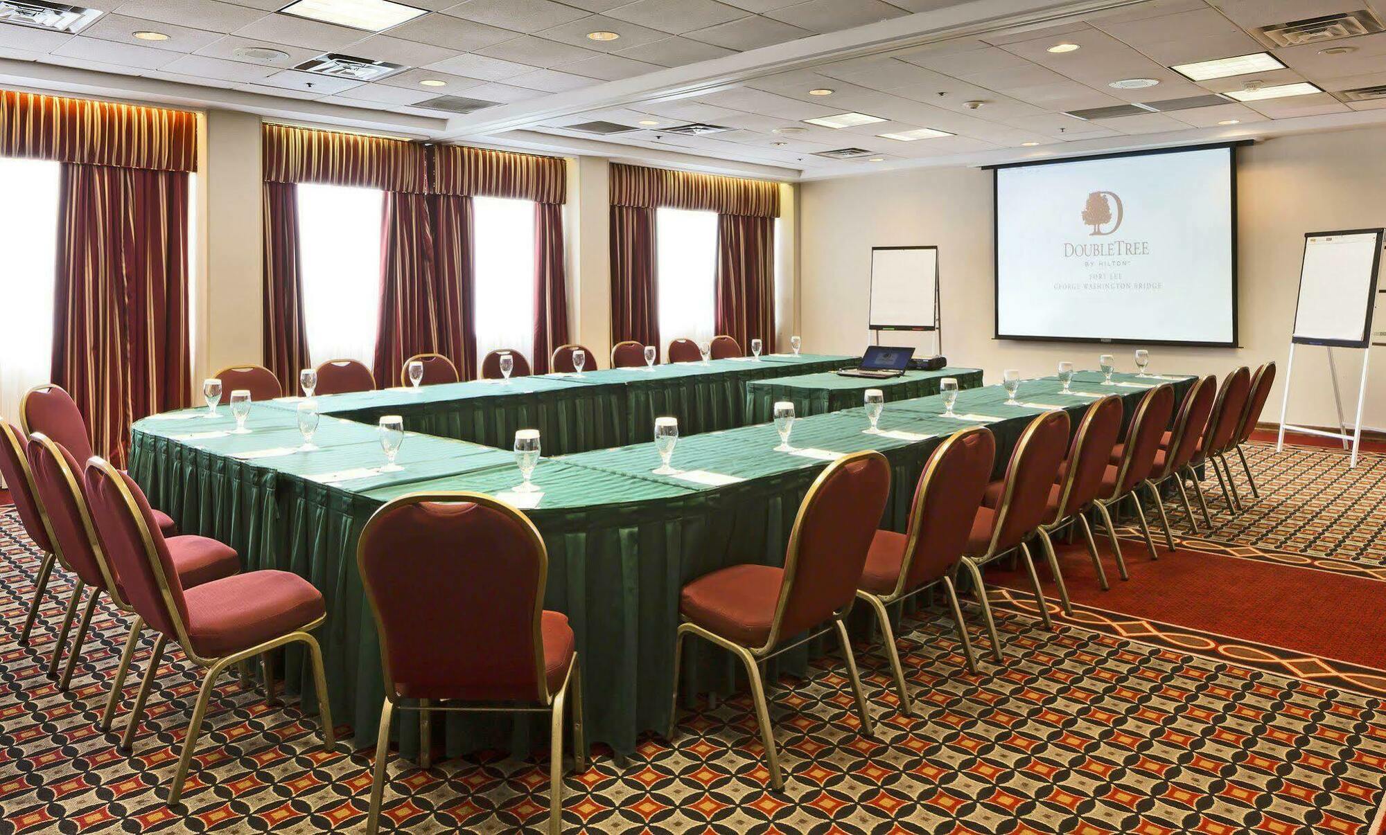 Doubletree By Hilton Fort Lee/George Washington Bridge Екстер'єр фото